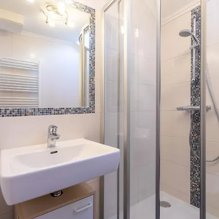 Haus Pitzer/apartments Troicher Schladming