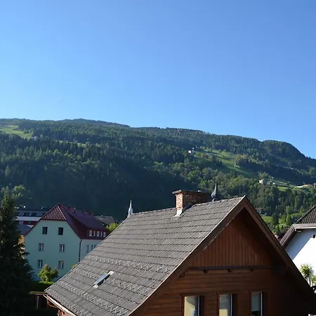 Haus Pitzer/apartments Troicher *